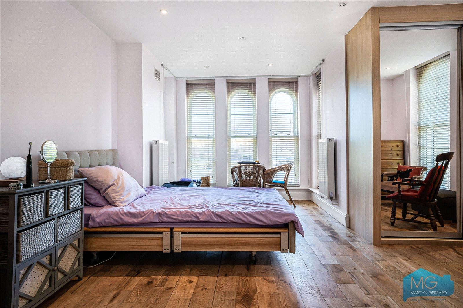 2 bedroom Apartment for sale - Martyn Gerrard