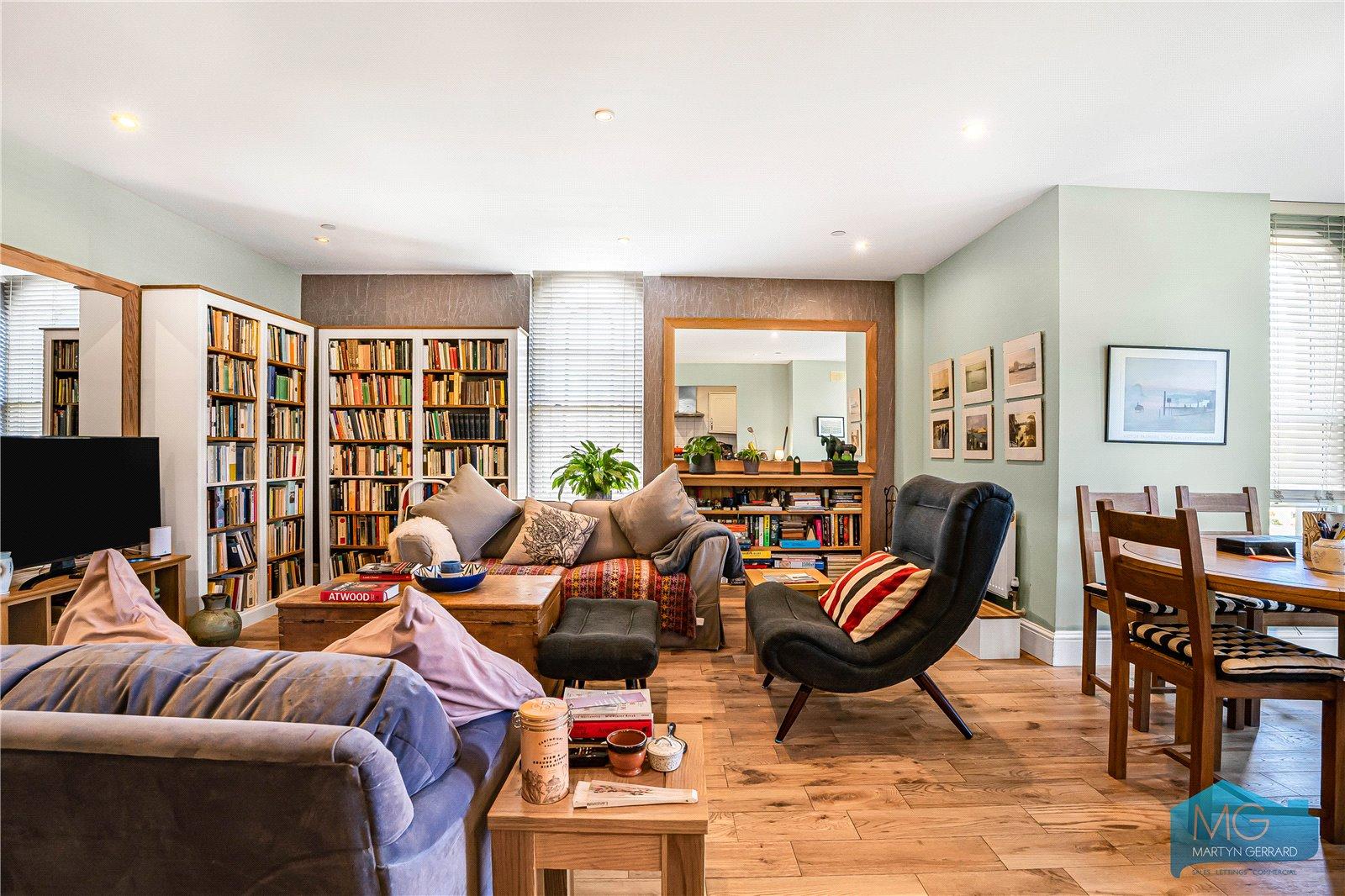 2 bedroom Apartment for sale - Martyn Gerrard