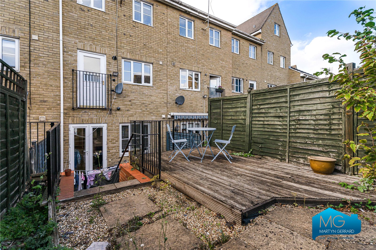 4 bedroom Terraced House to rent - Martyn Gerrard