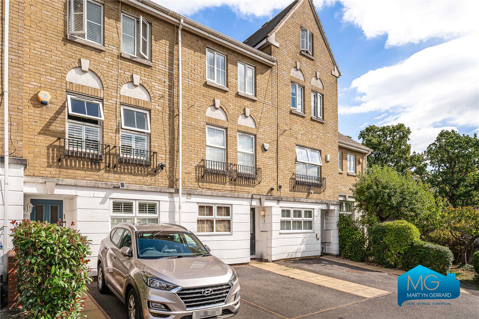 4 bedroom Terraced House to rent - Martyn Gerrard