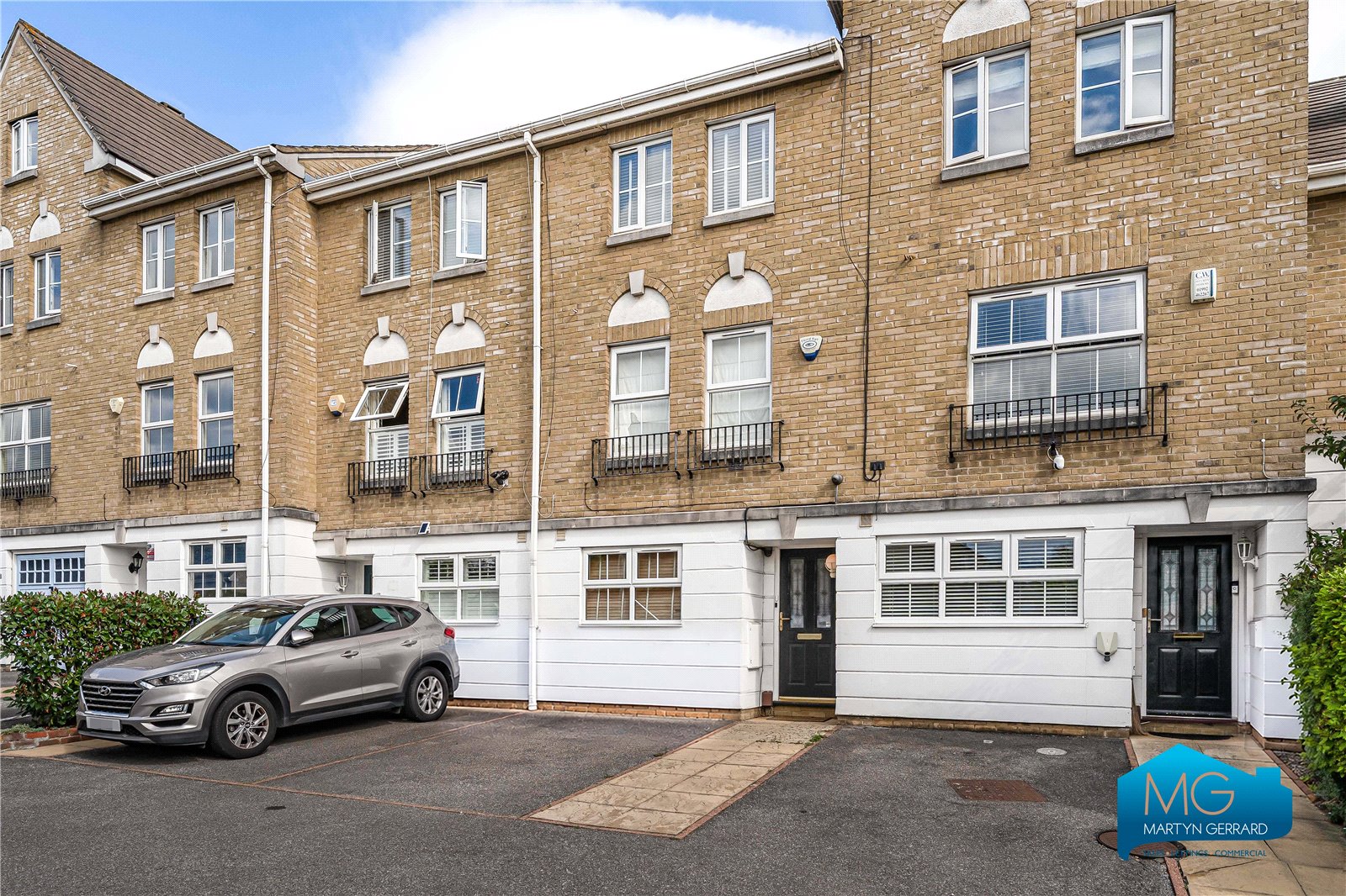 4 bedroom Terraced House to rent - Martyn Gerrard