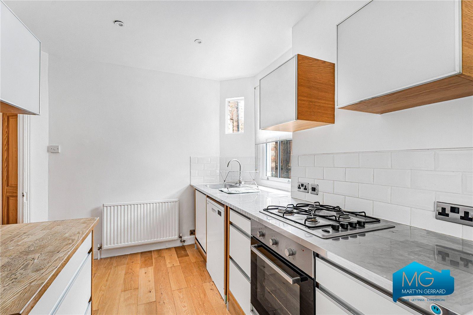 2 bedroom Ground Floor Flat to rent - Martyn Gerrard