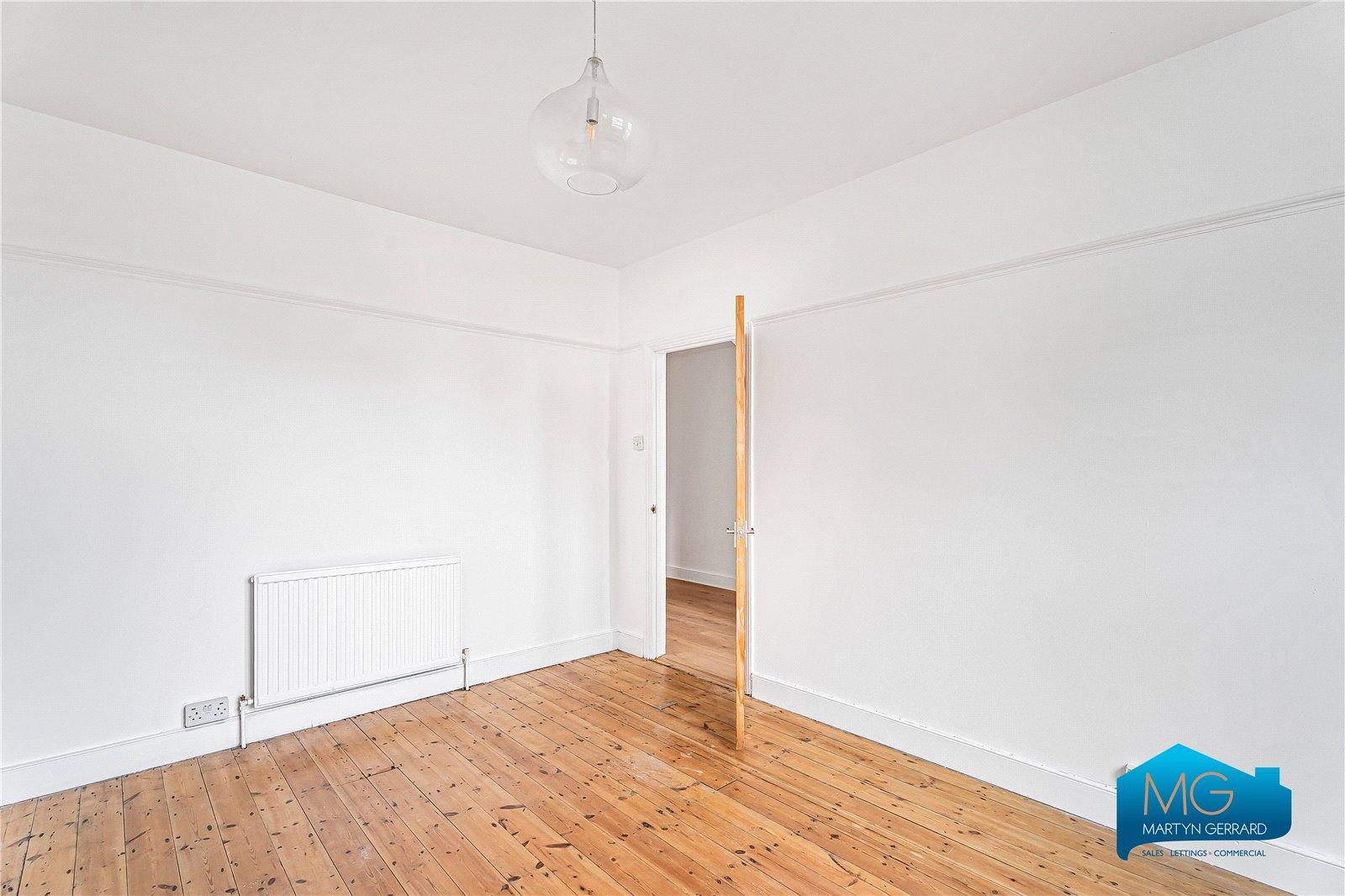 2 bedroom Ground Floor Flat to rent - Martyn Gerrard