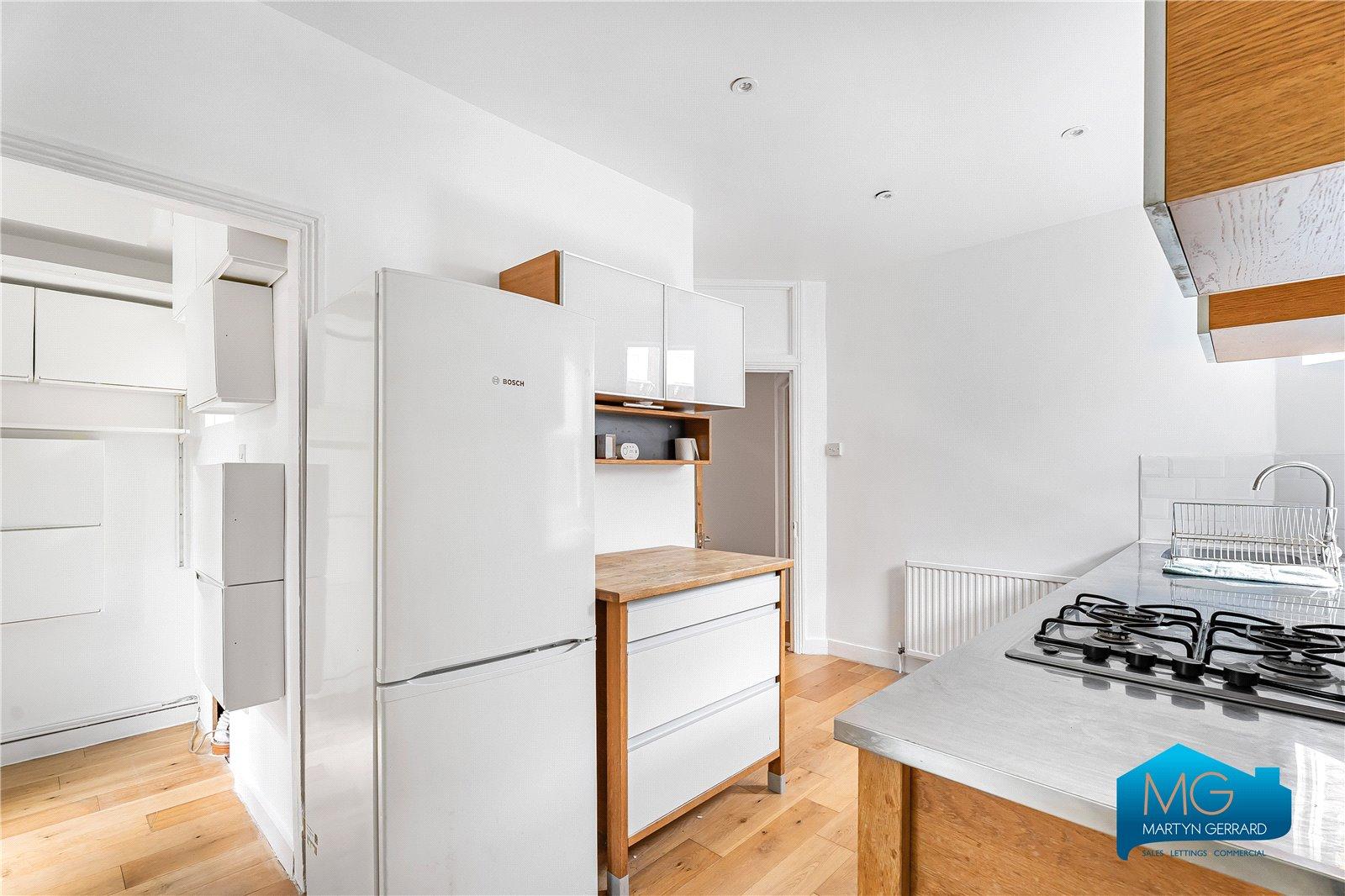 2 bedroom Ground Floor Flat to rent - Martyn Gerrard