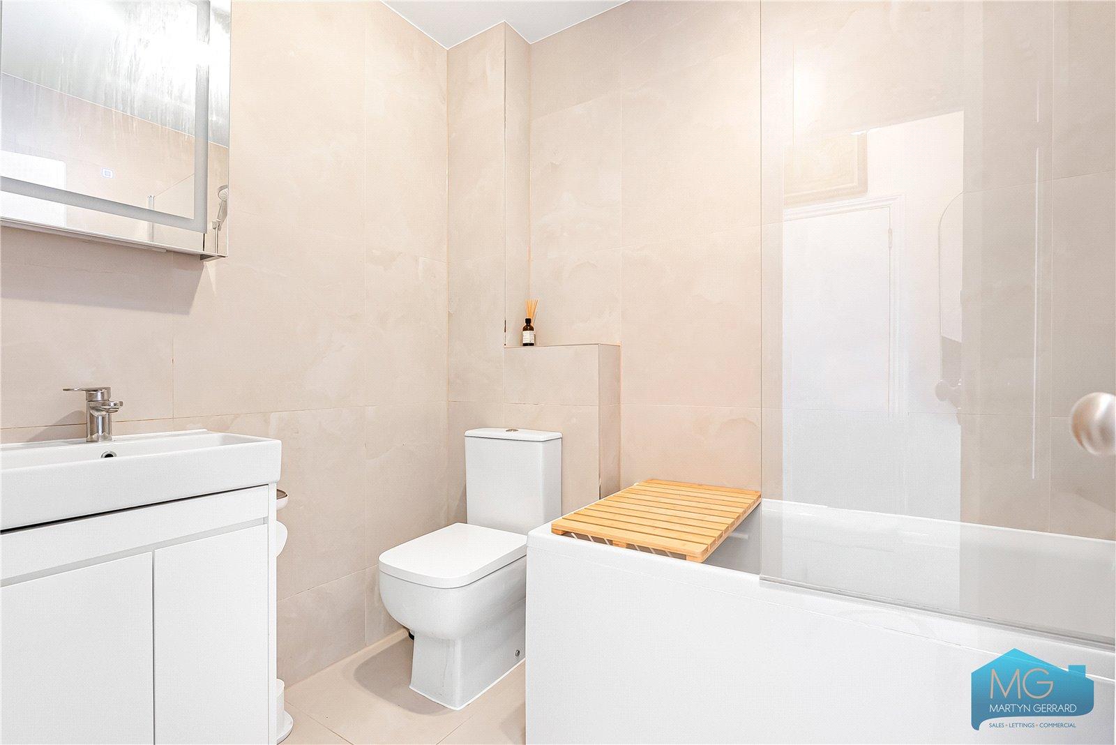 2 bedroom Apartment for sale - Martyn Gerrard