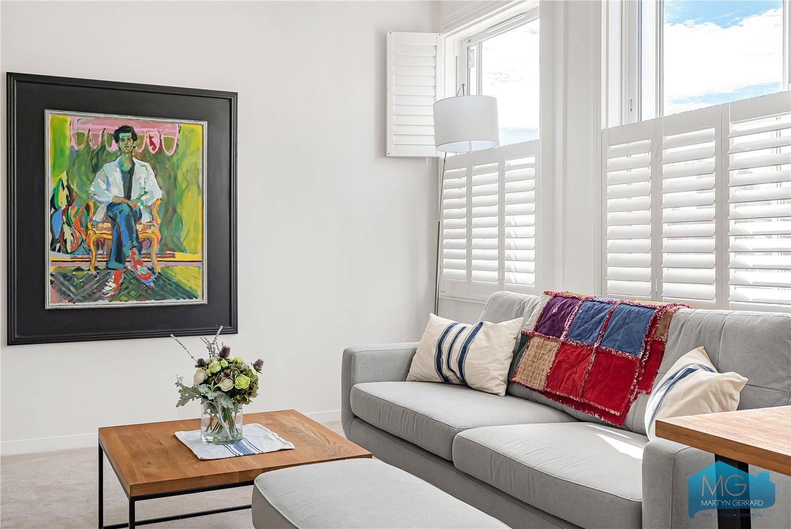 2 bedroom Apartment for sale - Martyn Gerrard
