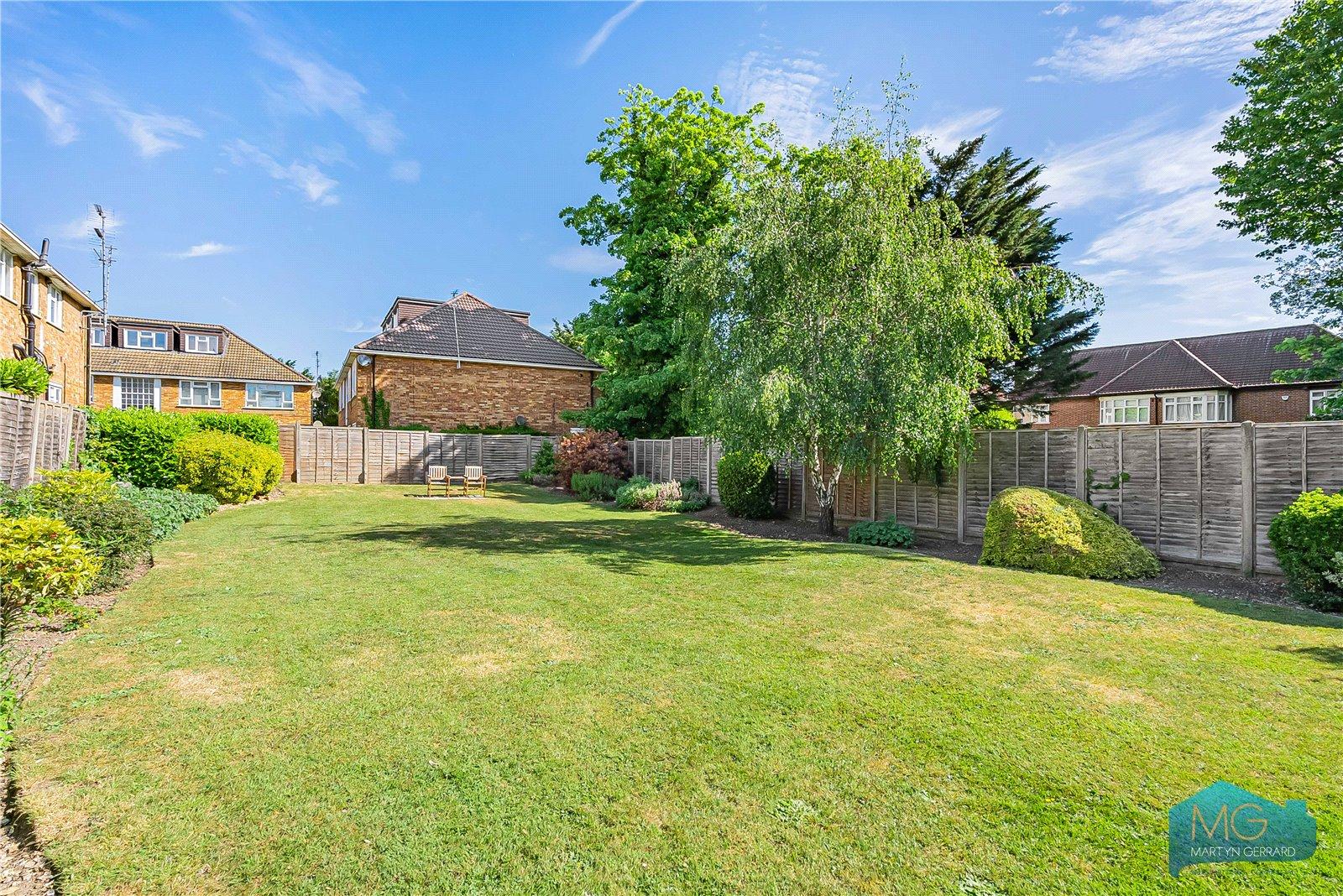2 bedroom Apartment for sale - Martyn Gerrard