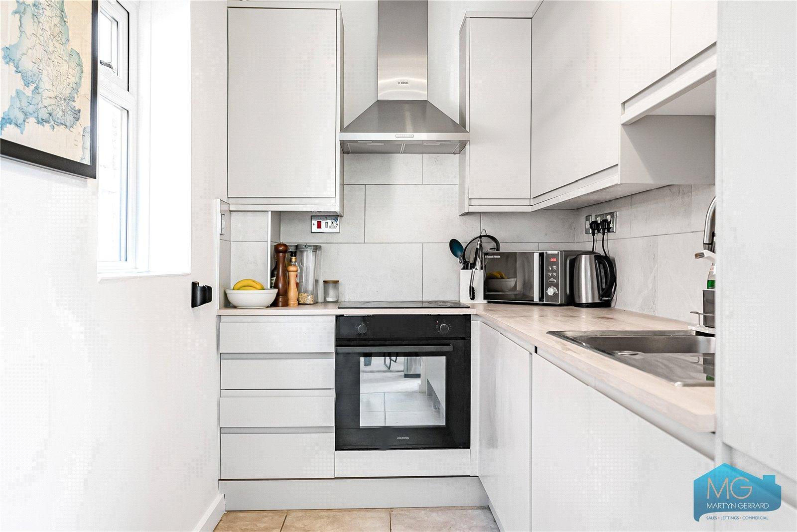 2 bedroom Apartment for sale - Martyn Gerrard