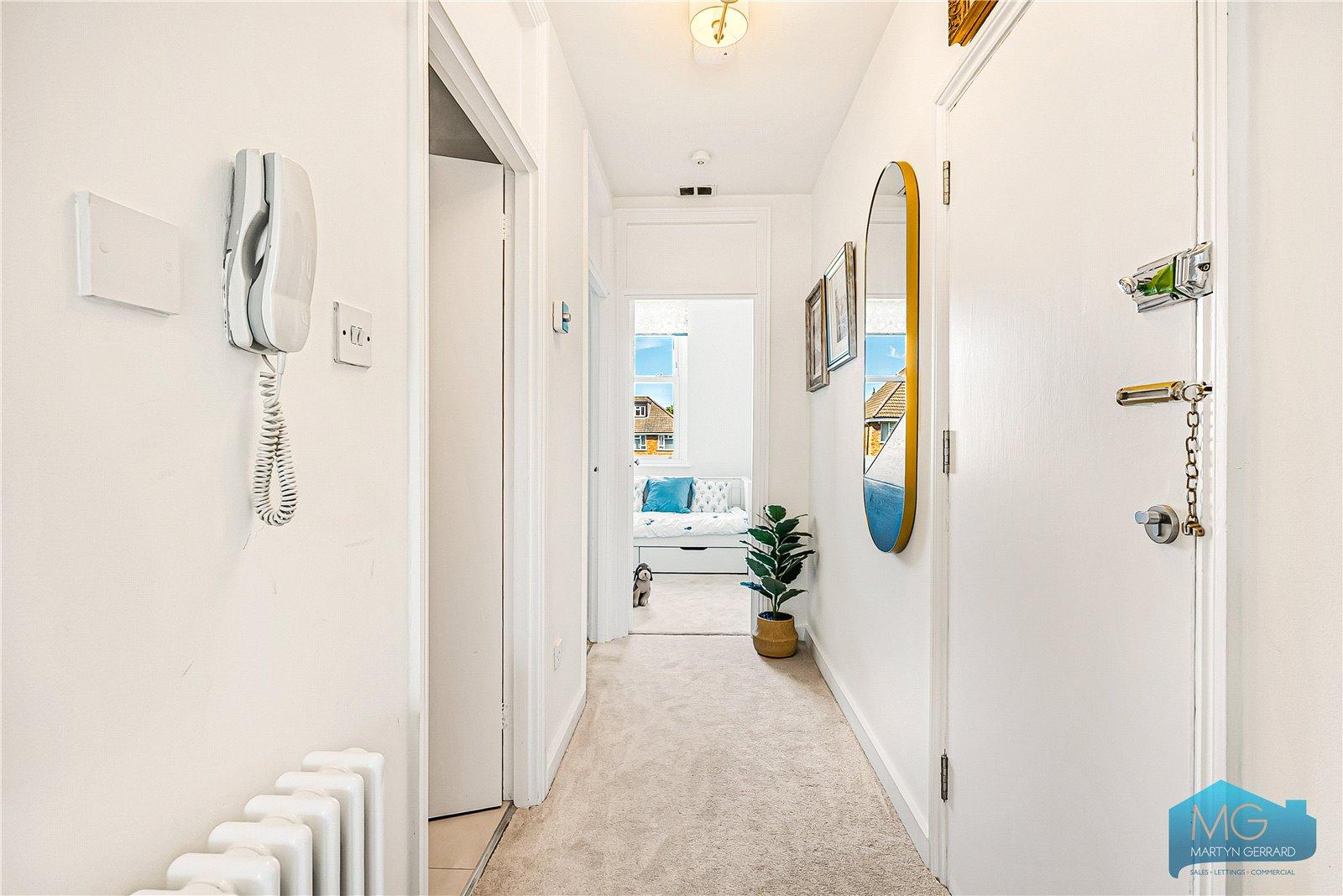 2 bedroom Apartment for sale - Martyn Gerrard