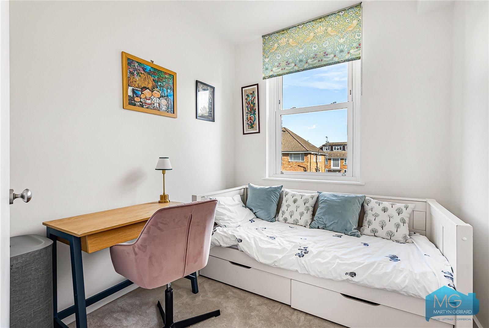 2 bedroom Apartment for sale - Martyn Gerrard