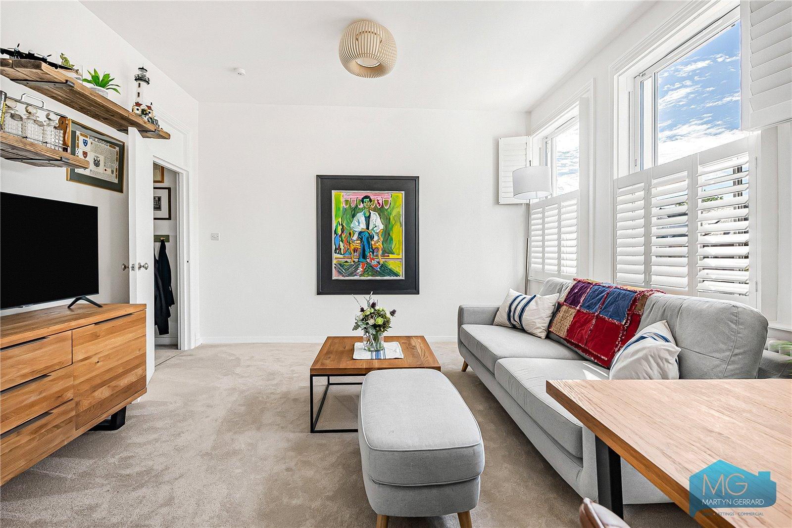 2 bedroom Apartment for sale - Martyn Gerrard