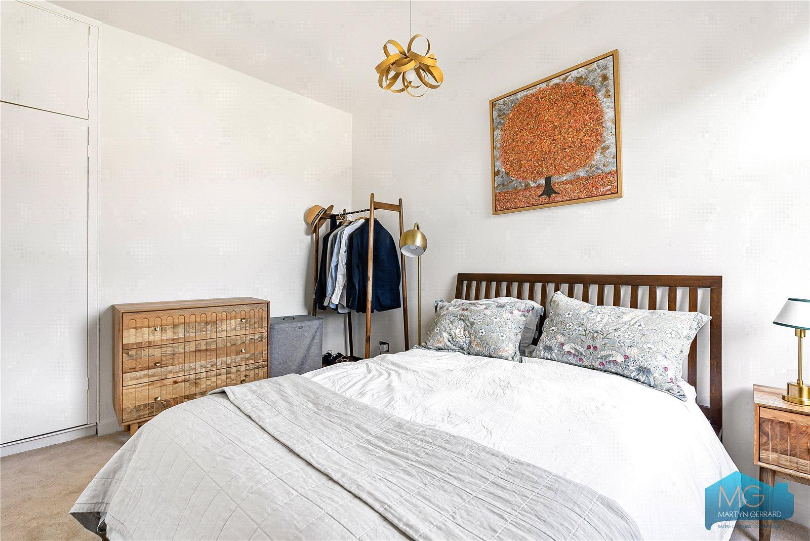 2 bedroom Apartment for sale - Martyn Gerrard