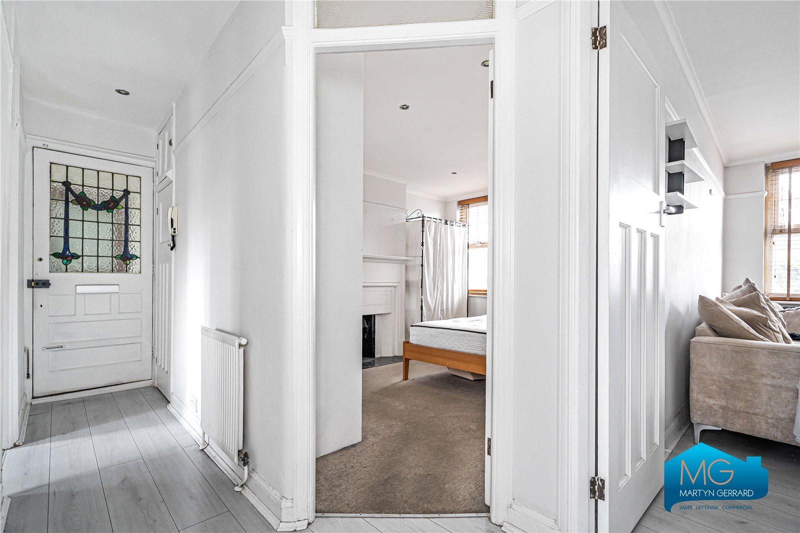 2 bedroom Apartment to rent - Martyn Gerrard