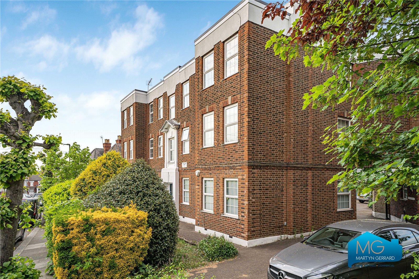 2 bedroom Apartment to rent - Martyn Gerrard
