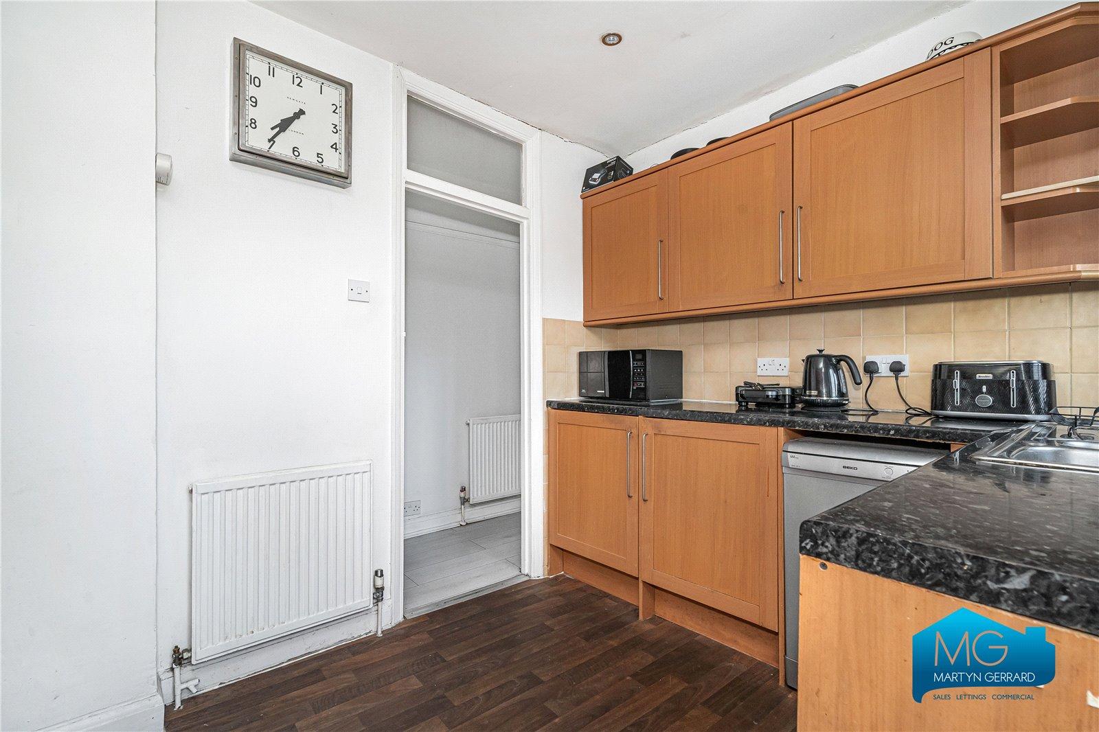 2 bedroom Apartment to rent - Martyn Gerrard