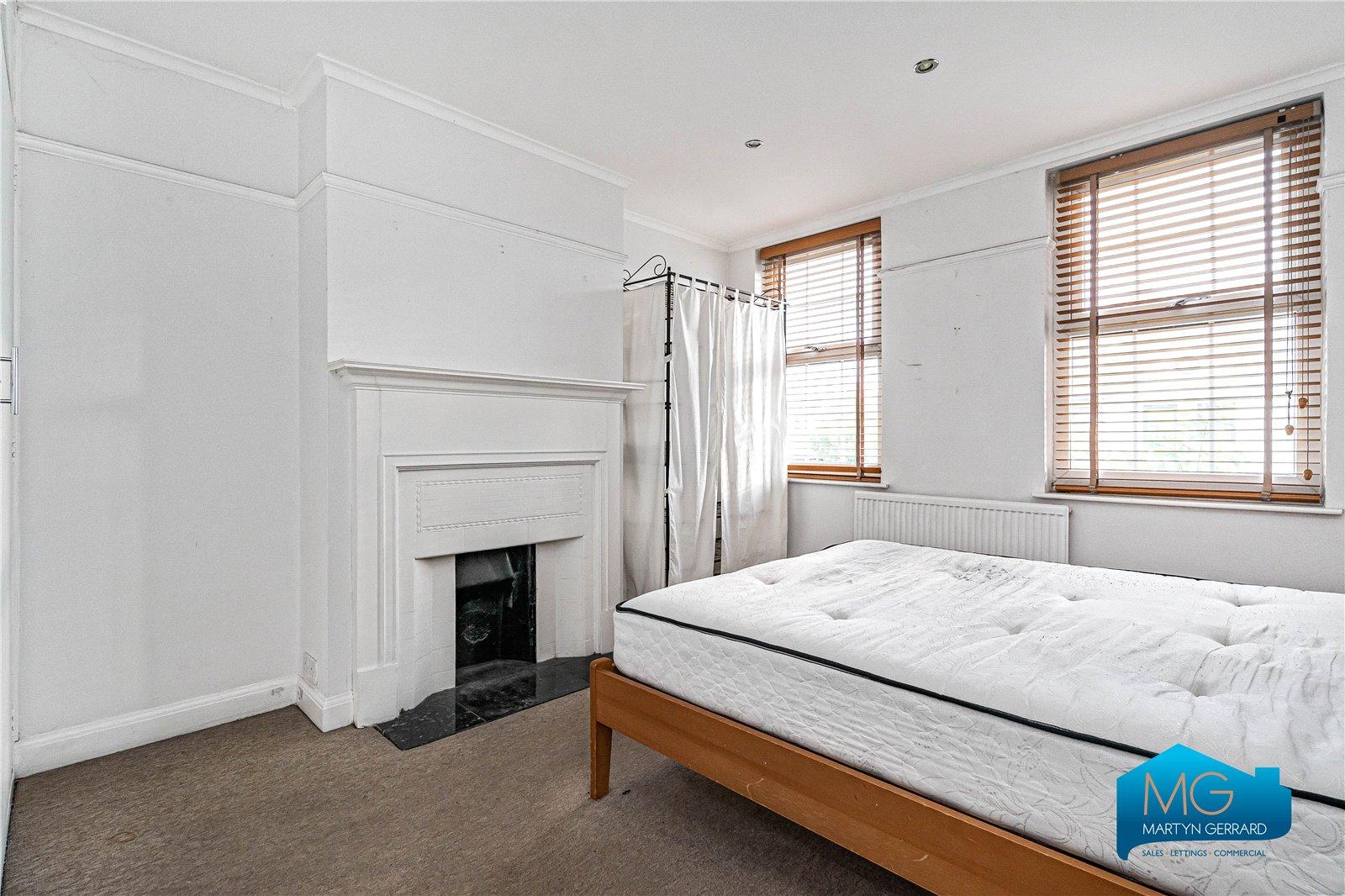 2 bedroom Apartment to rent - Martyn Gerrard