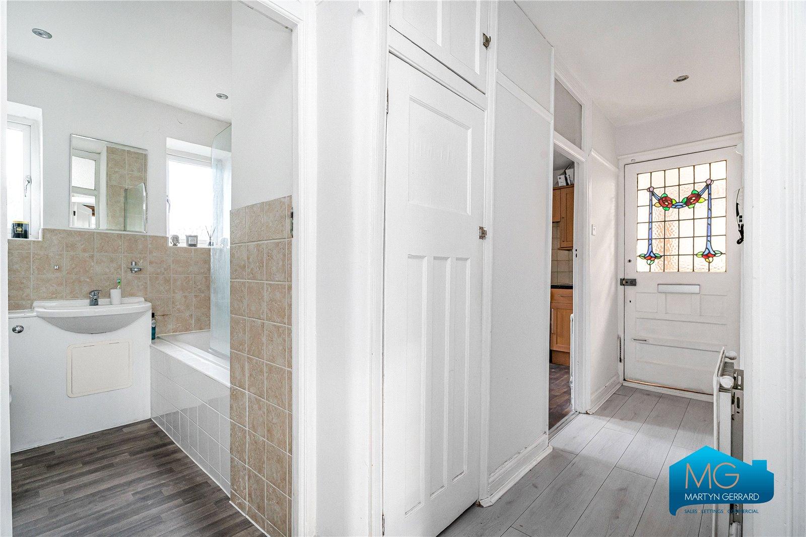 2 bedroom Apartment to rent - Martyn Gerrard