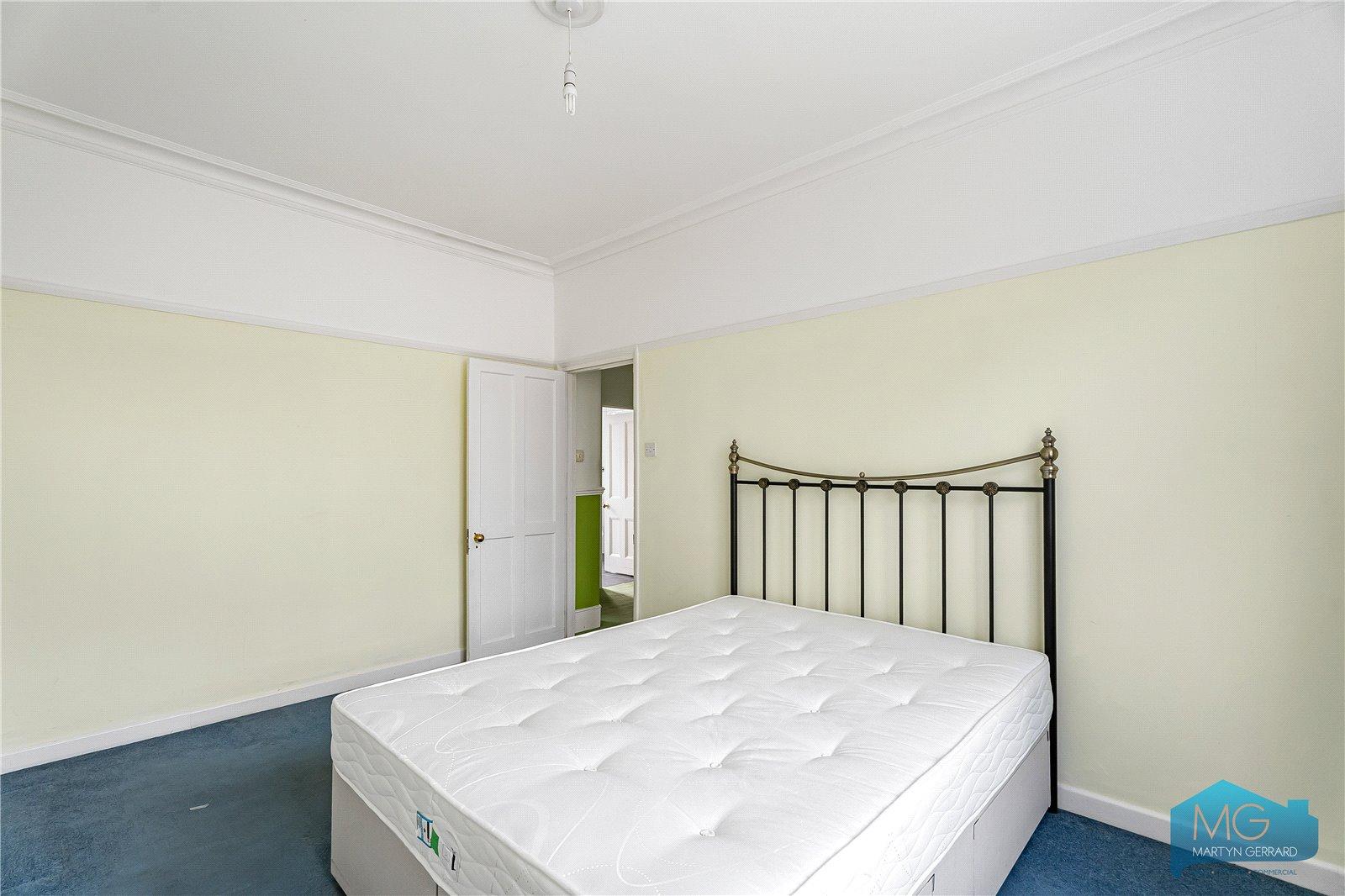 3 bedroom Terraced House for sale - Martyn Gerrard