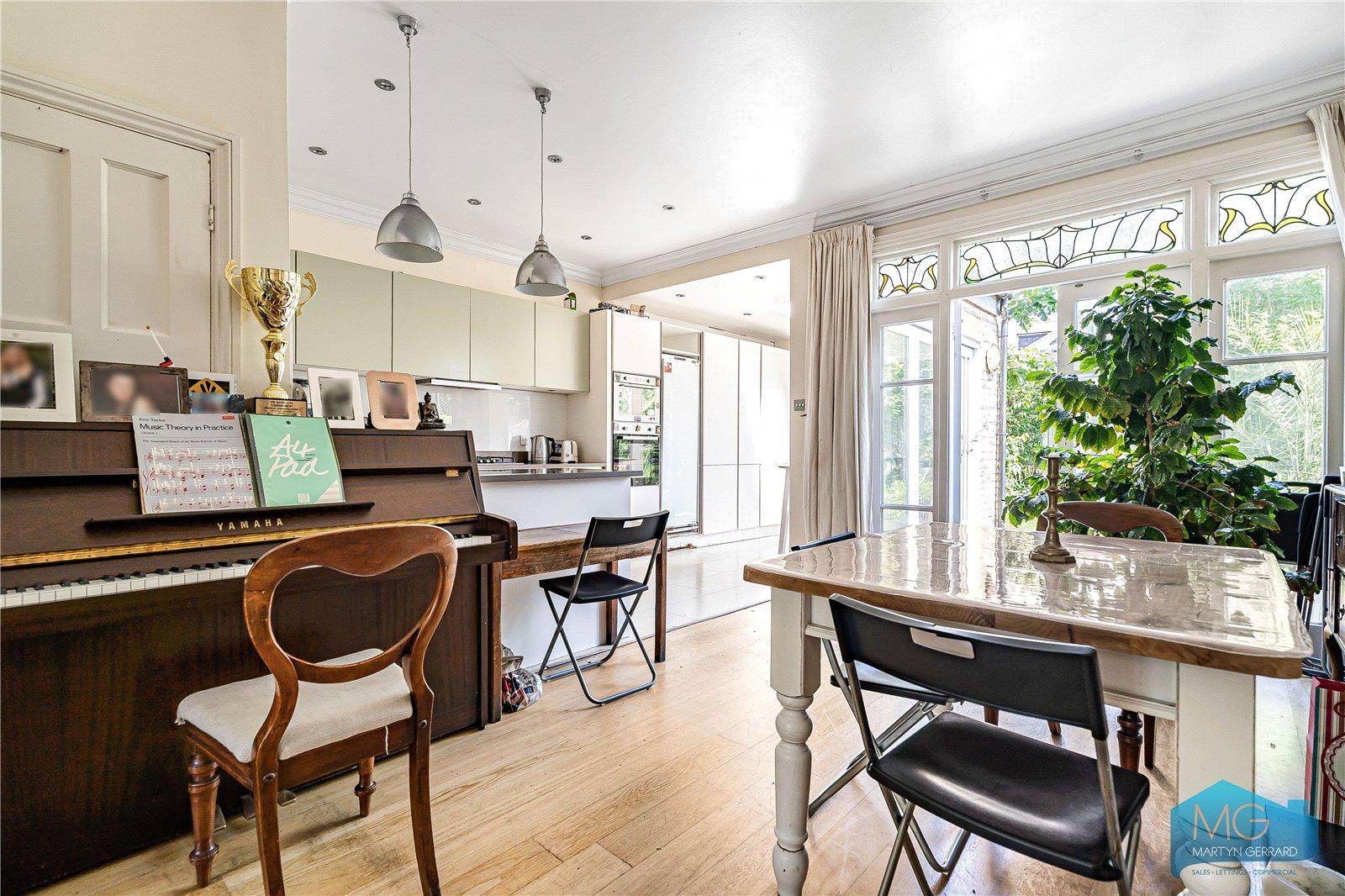 4 bedroom Semi-Detached House for sale - Martyn Gerrard