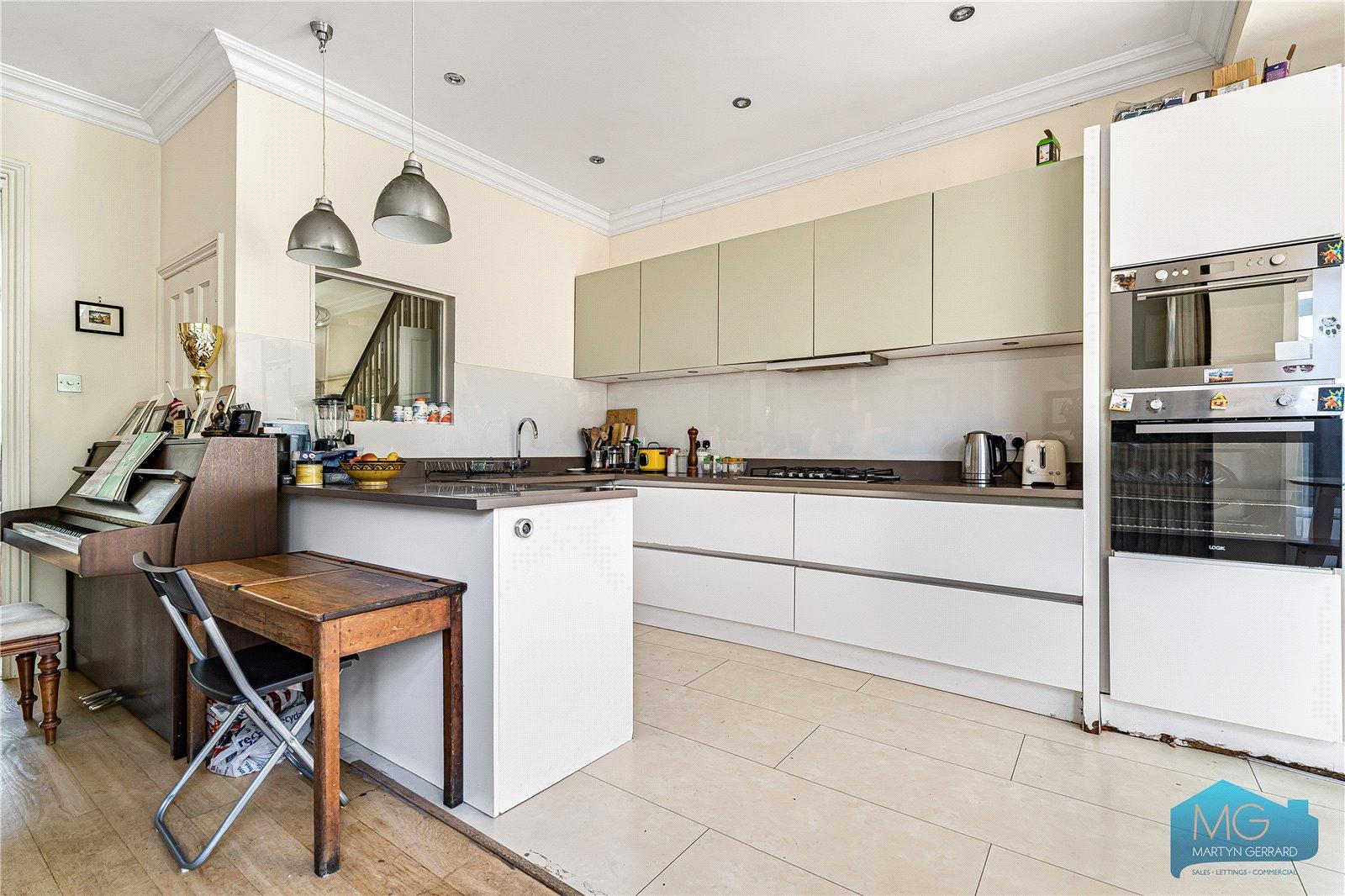 4 bedroom Semi-Detached House for sale - Martyn Gerrard