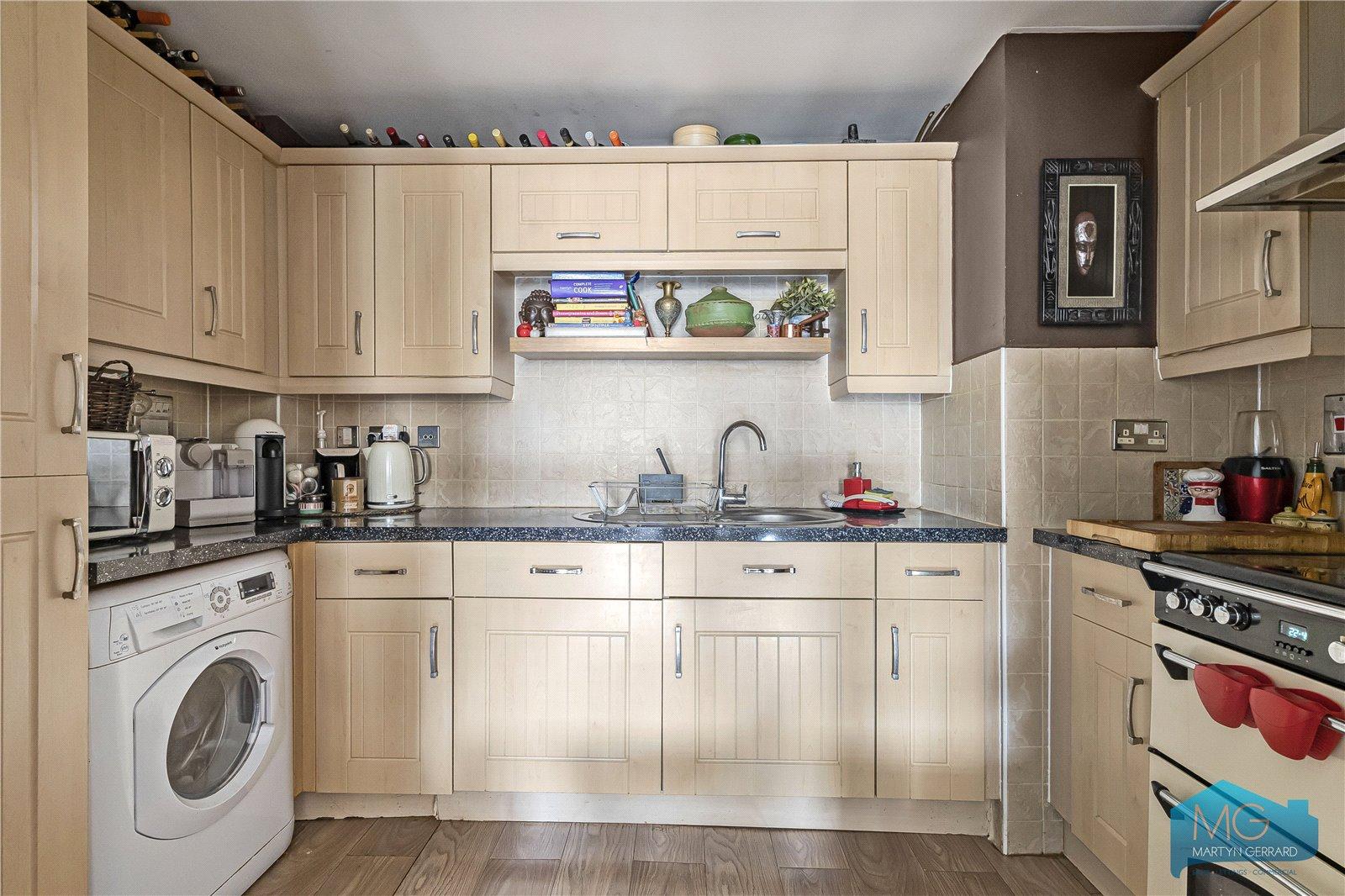 2 bedroom Apartment for sale - Martyn Gerrard