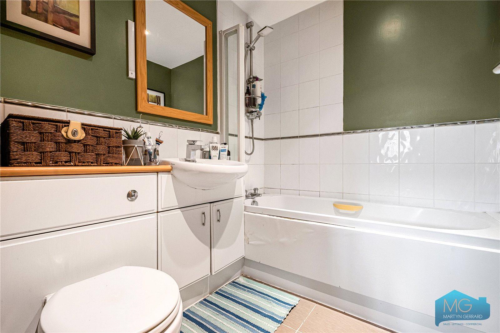 2 bedroom Apartment for sale - Martyn Gerrard