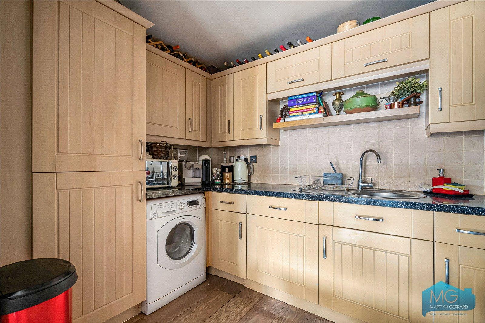 2 bedroom Apartment for sale - Martyn Gerrard
