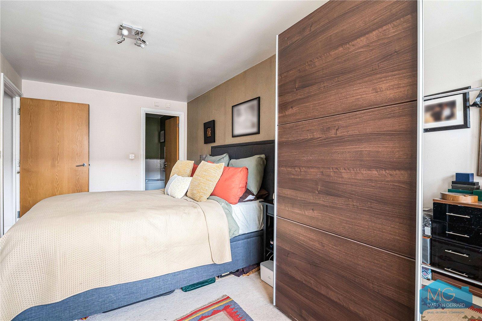 2 bedroom Apartment for sale - Martyn Gerrard