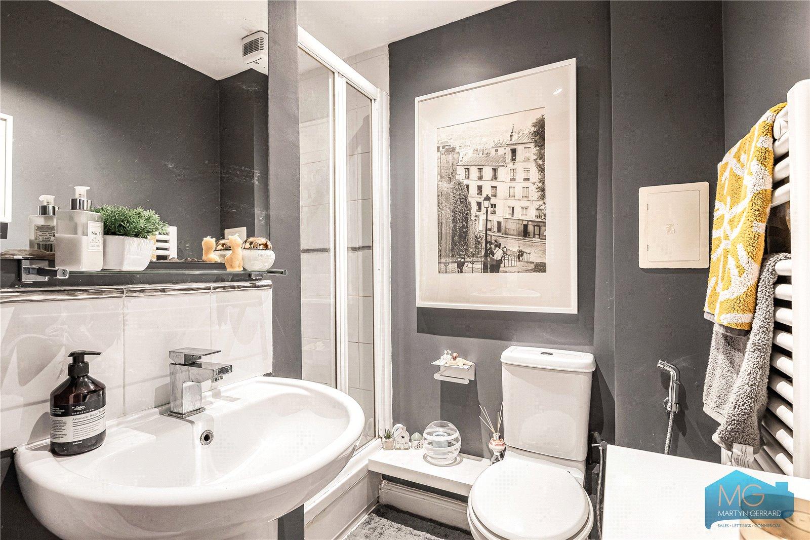 2 bedroom Apartment for sale - Martyn Gerrard
