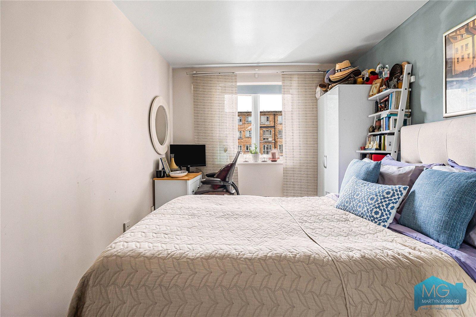 2 bedroom Apartment for sale - Martyn Gerrard