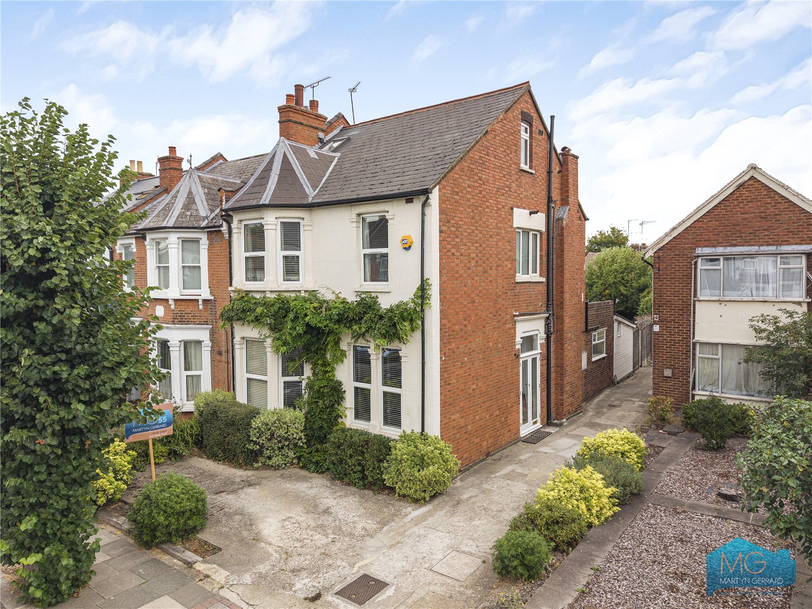 5 bedroom End of Terrace House for sale - Martyn Gerrard