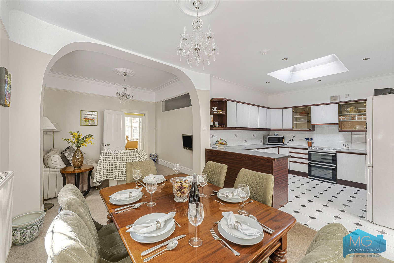 5 bedroom End of Terrace House for sale - Martyn Gerrard
