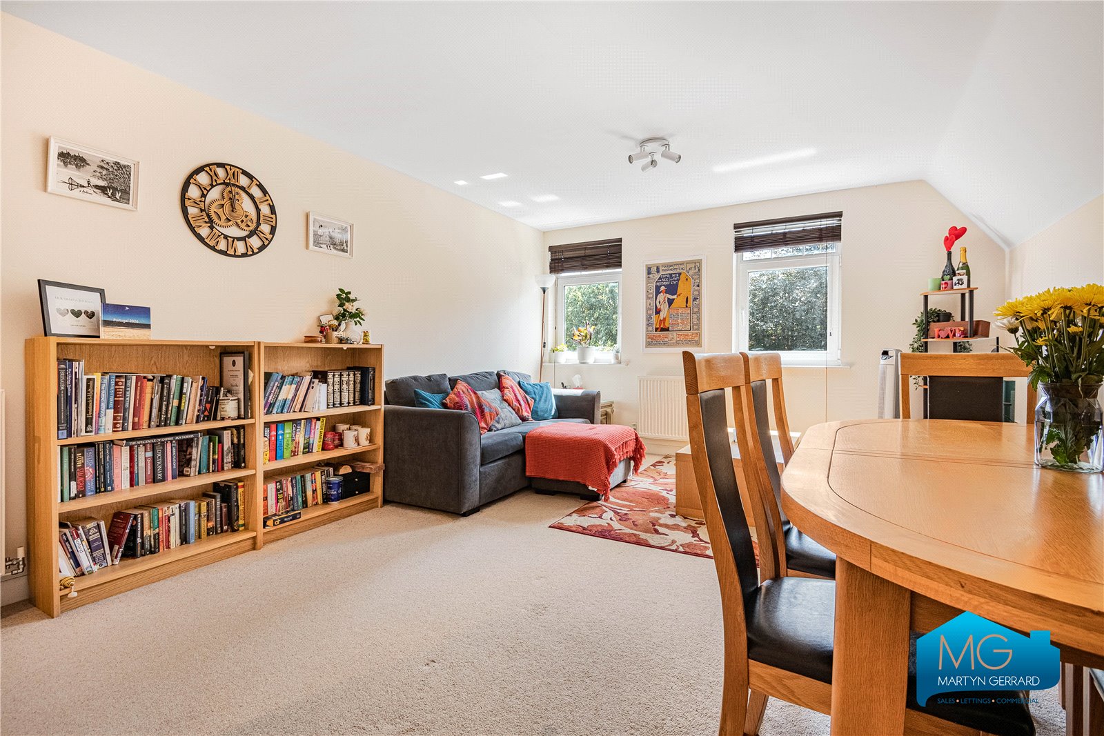 2 bedroom Apartment to rent - Martyn Gerrard