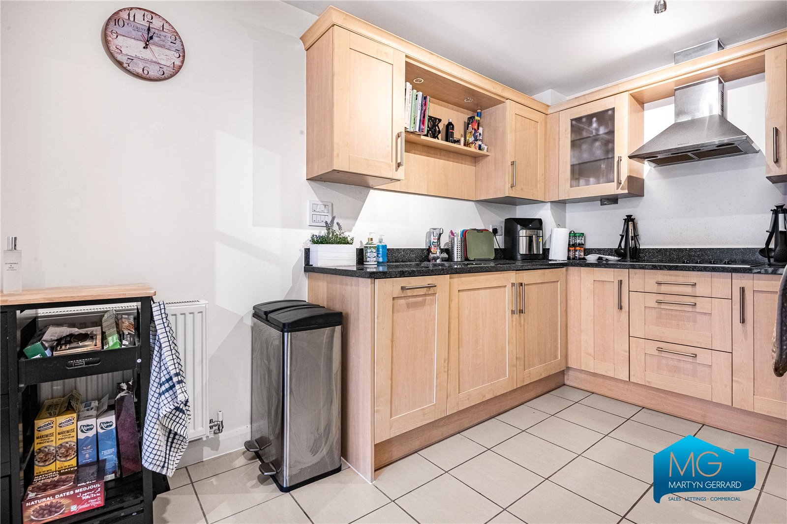 2 bedroom Apartment to rent - Martyn Gerrard