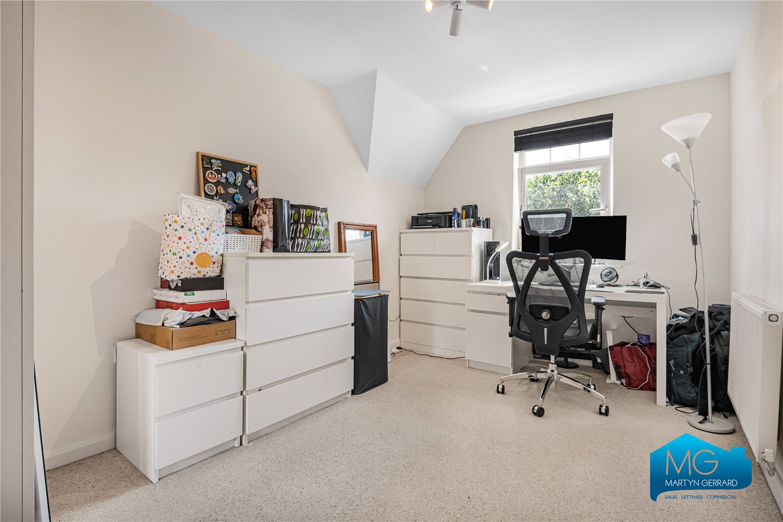 2 bedroom Apartment to rent - Martyn Gerrard