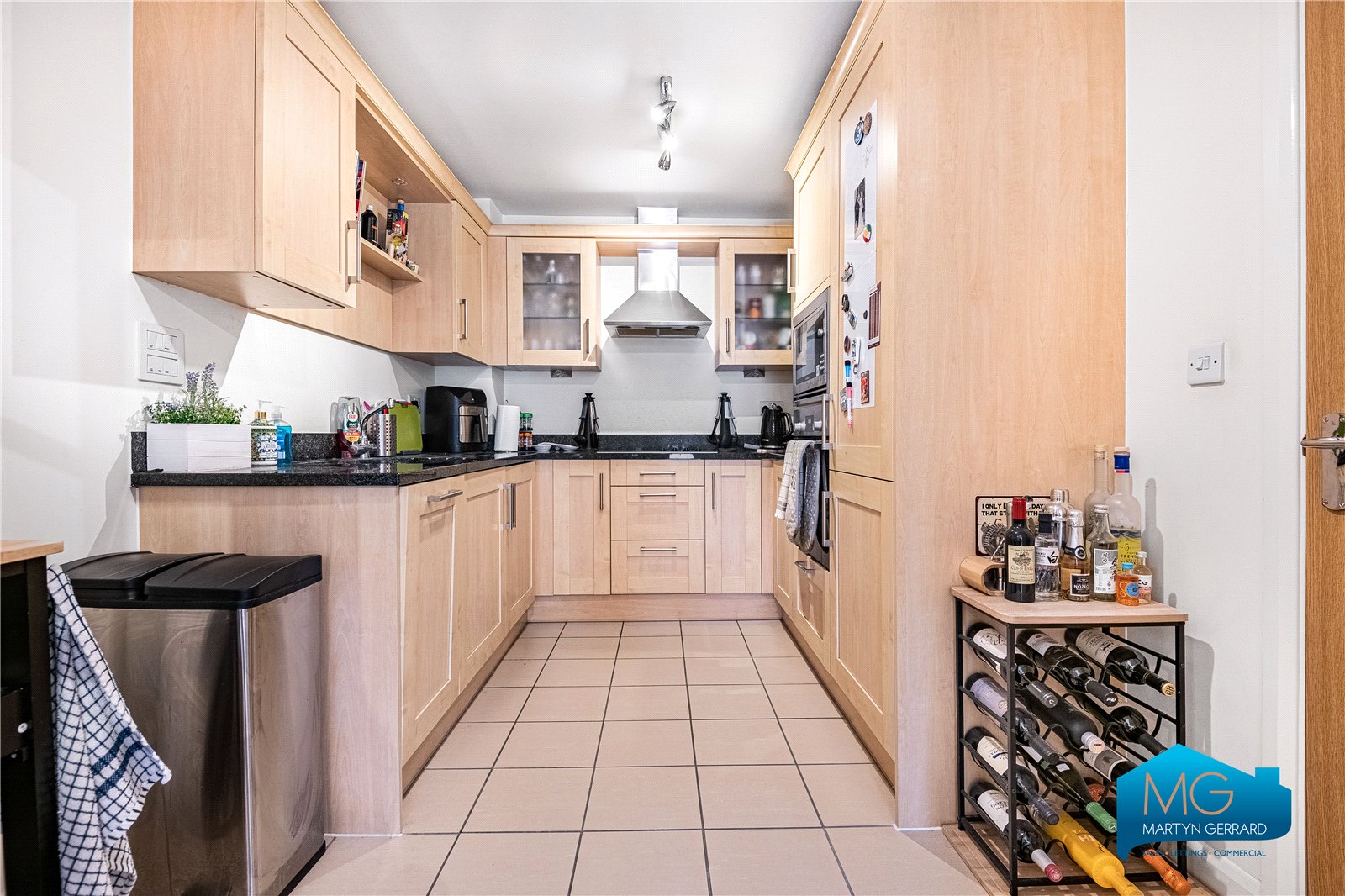 2 bedroom Apartment to rent - Martyn Gerrard