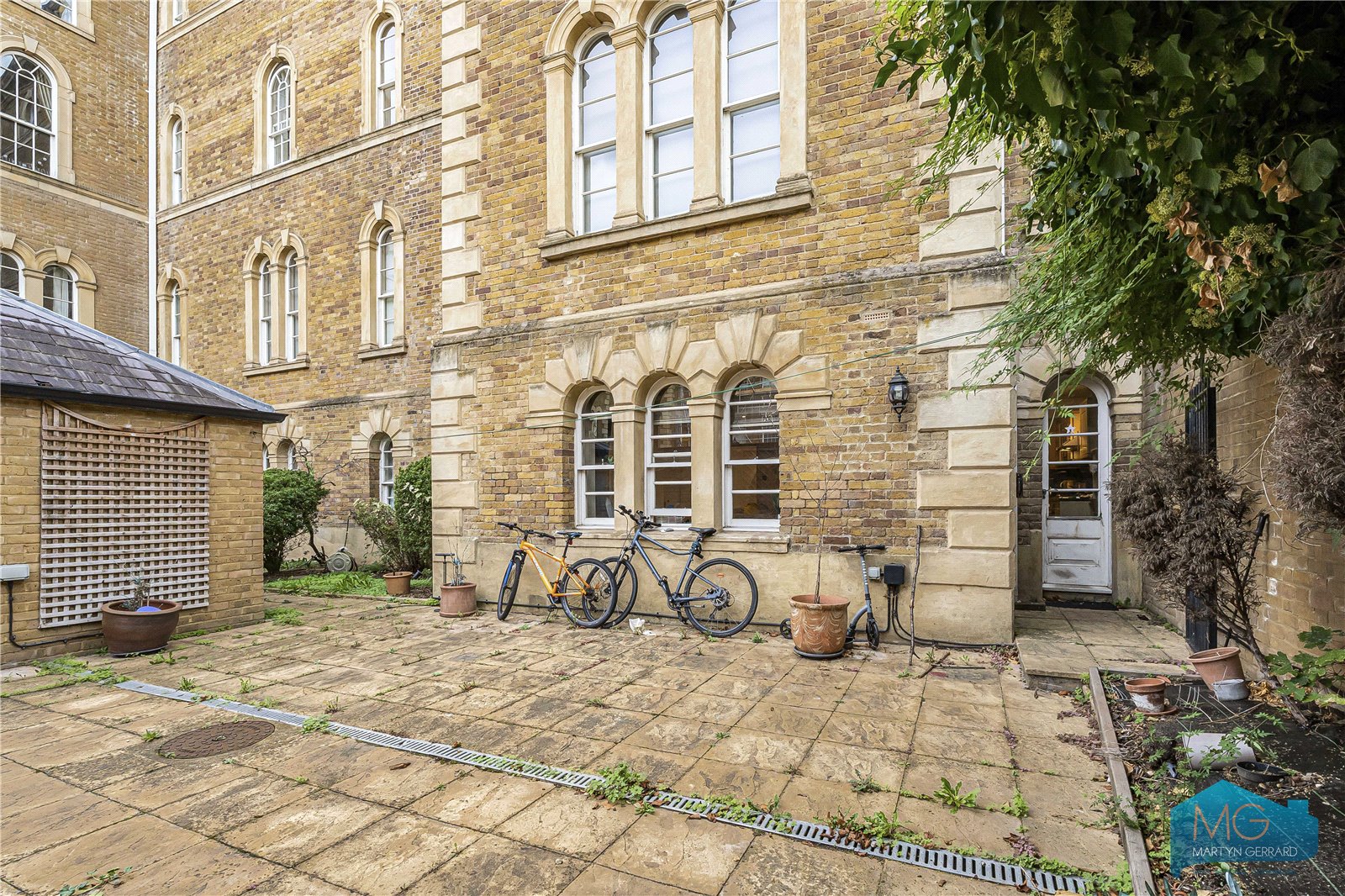 2 bedroom Ground Floor Flat for sale - Martyn Gerrard