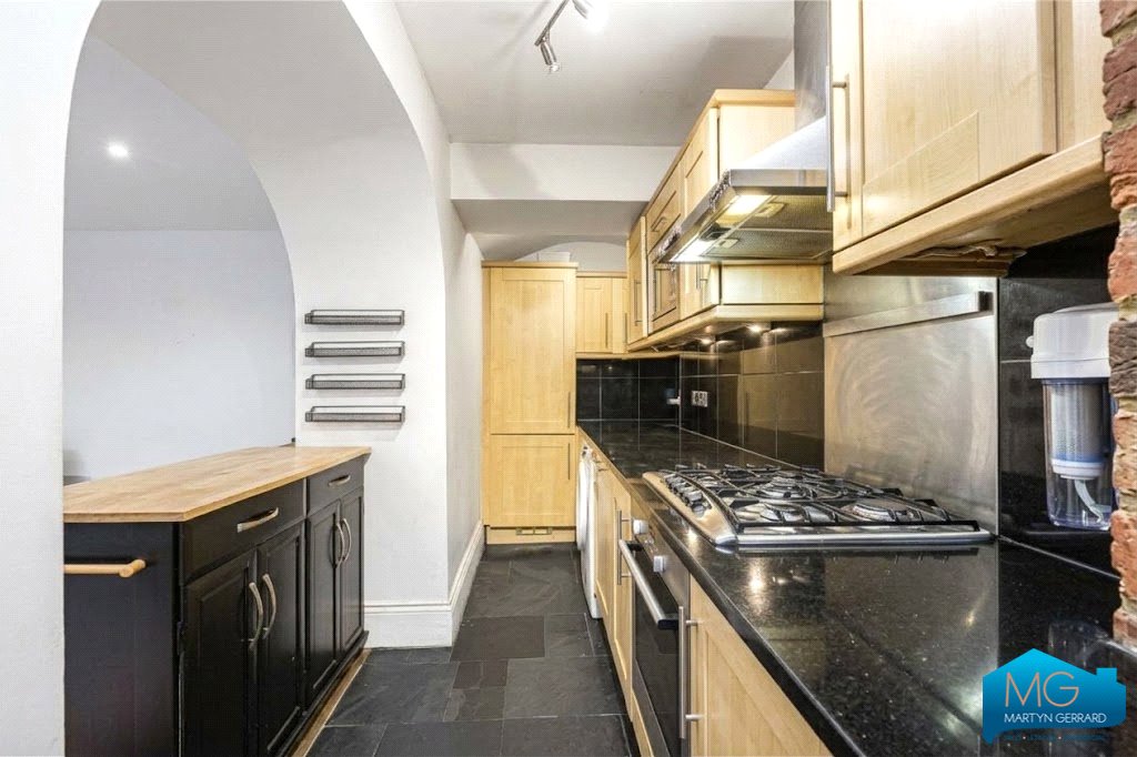 2 bedroom Ground Floor Flat for sale - Martyn Gerrard