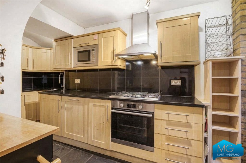 2 bedroom Ground Floor Flat for sale - Martyn Gerrard