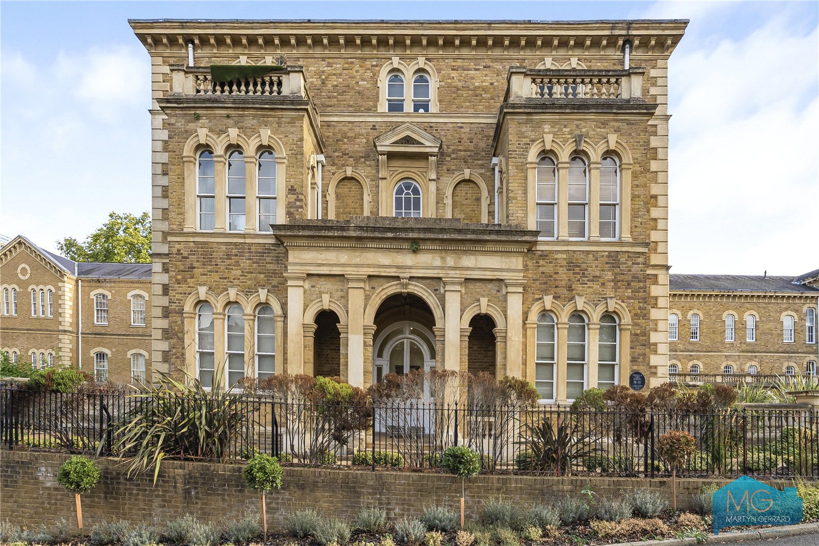 2 bedroom Ground Floor Flat for sale - Martyn Gerrard