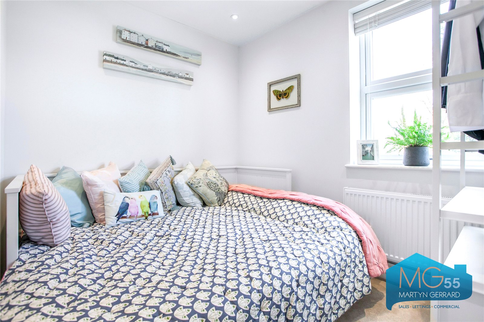 2 bedroom Apartment for sale - Martyn Gerrard