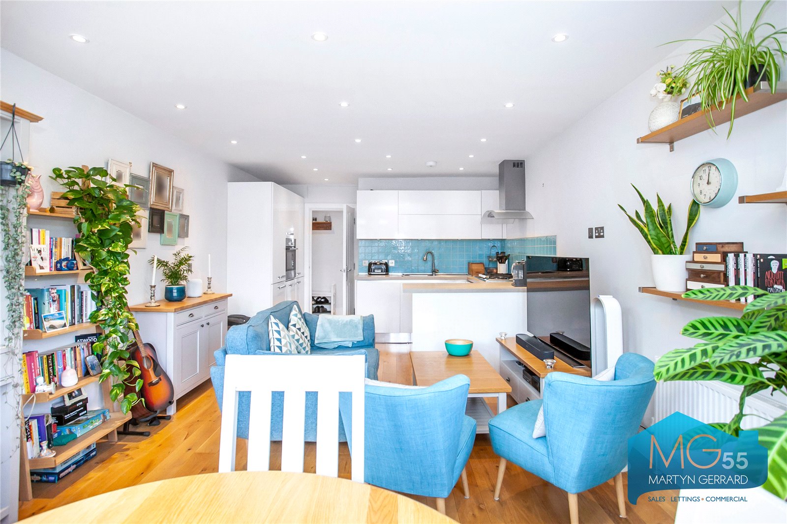 2 bedroom Apartment for sale - Martyn Gerrard