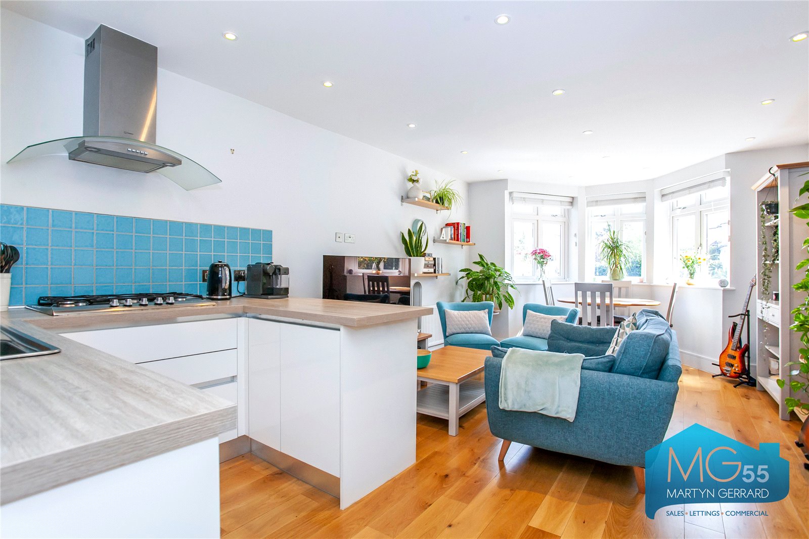 2 bedroom Apartment for sale - Martyn Gerrard