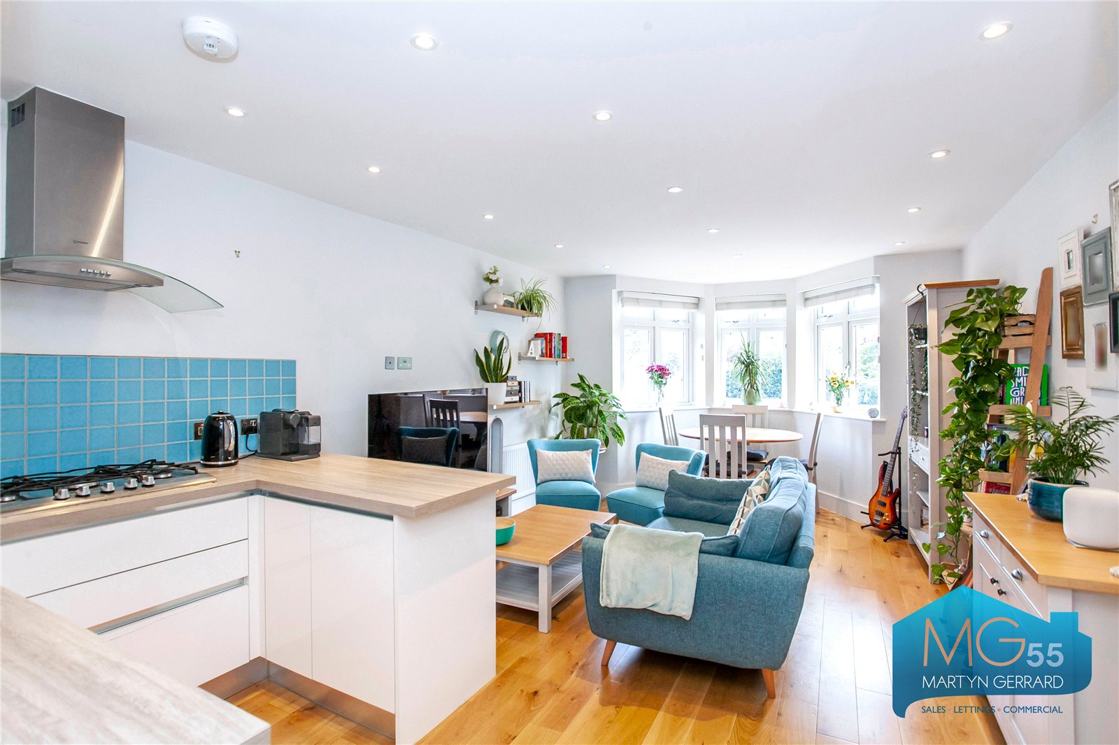 2 bedroom Apartment for sale - Martyn Gerrard