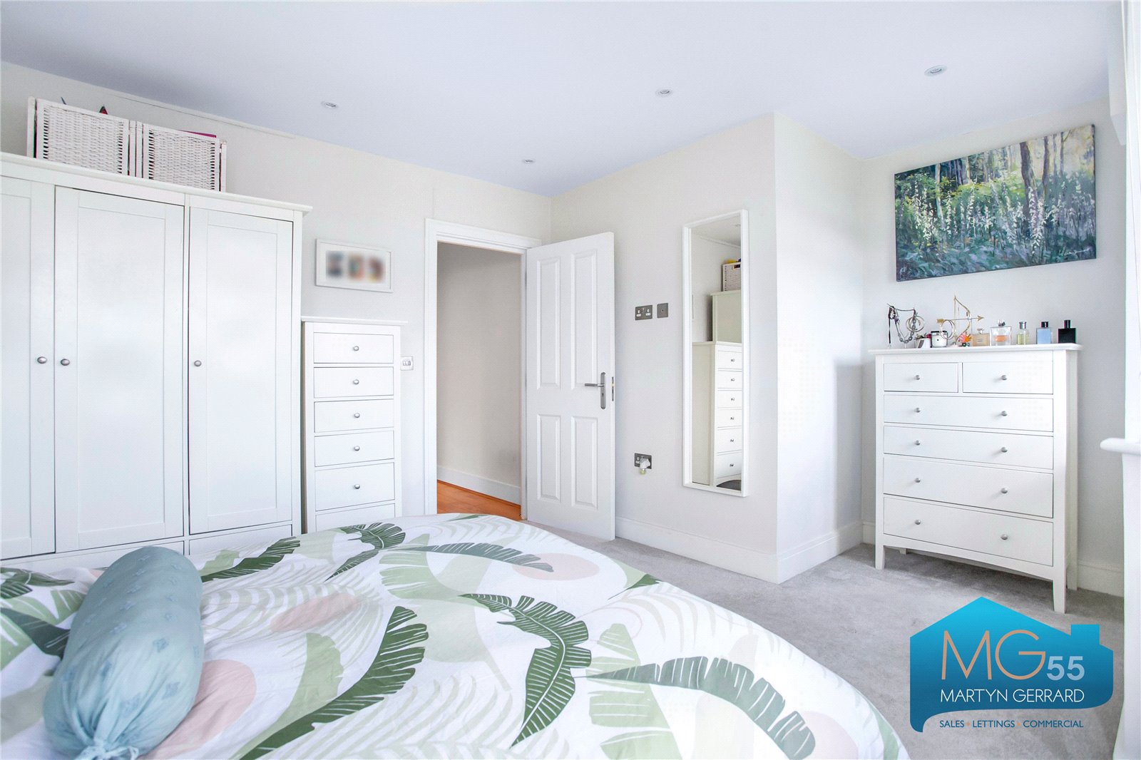 2 bedroom Apartment for sale - Martyn Gerrard