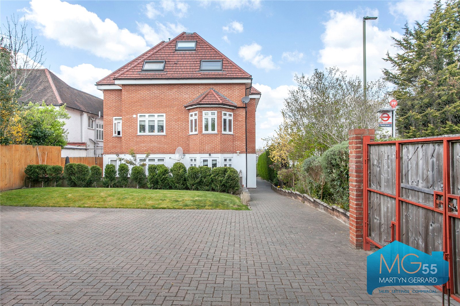 2 bedroom Apartment for sale - Martyn Gerrard