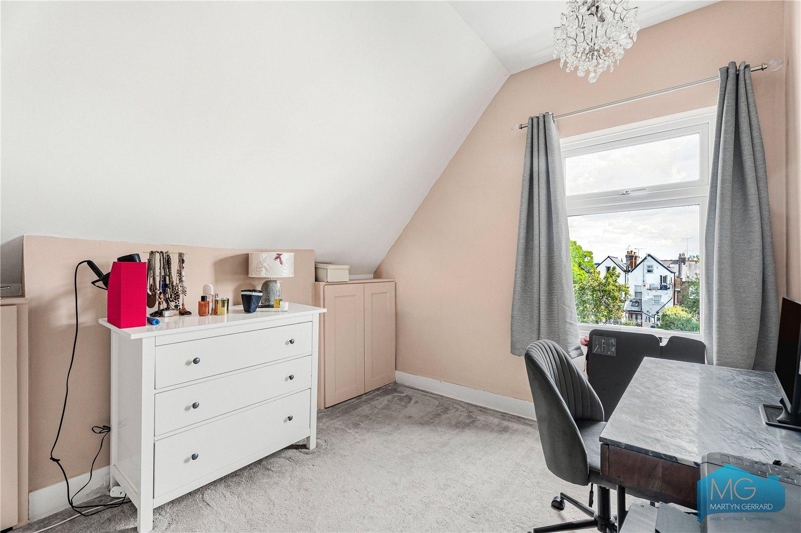 2 bedroom Apartment for sale - Martyn Gerrard