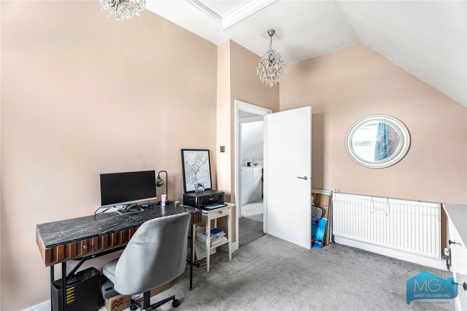 2 bedroom Apartment for sale - Martyn Gerrard