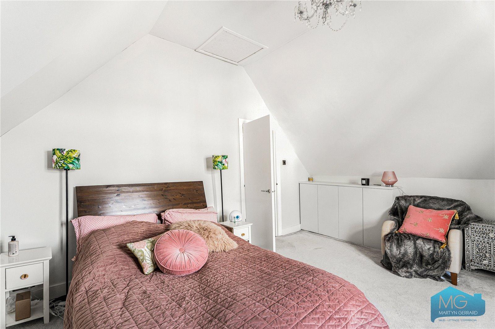 2 bedroom Apartment for sale - Martyn Gerrard