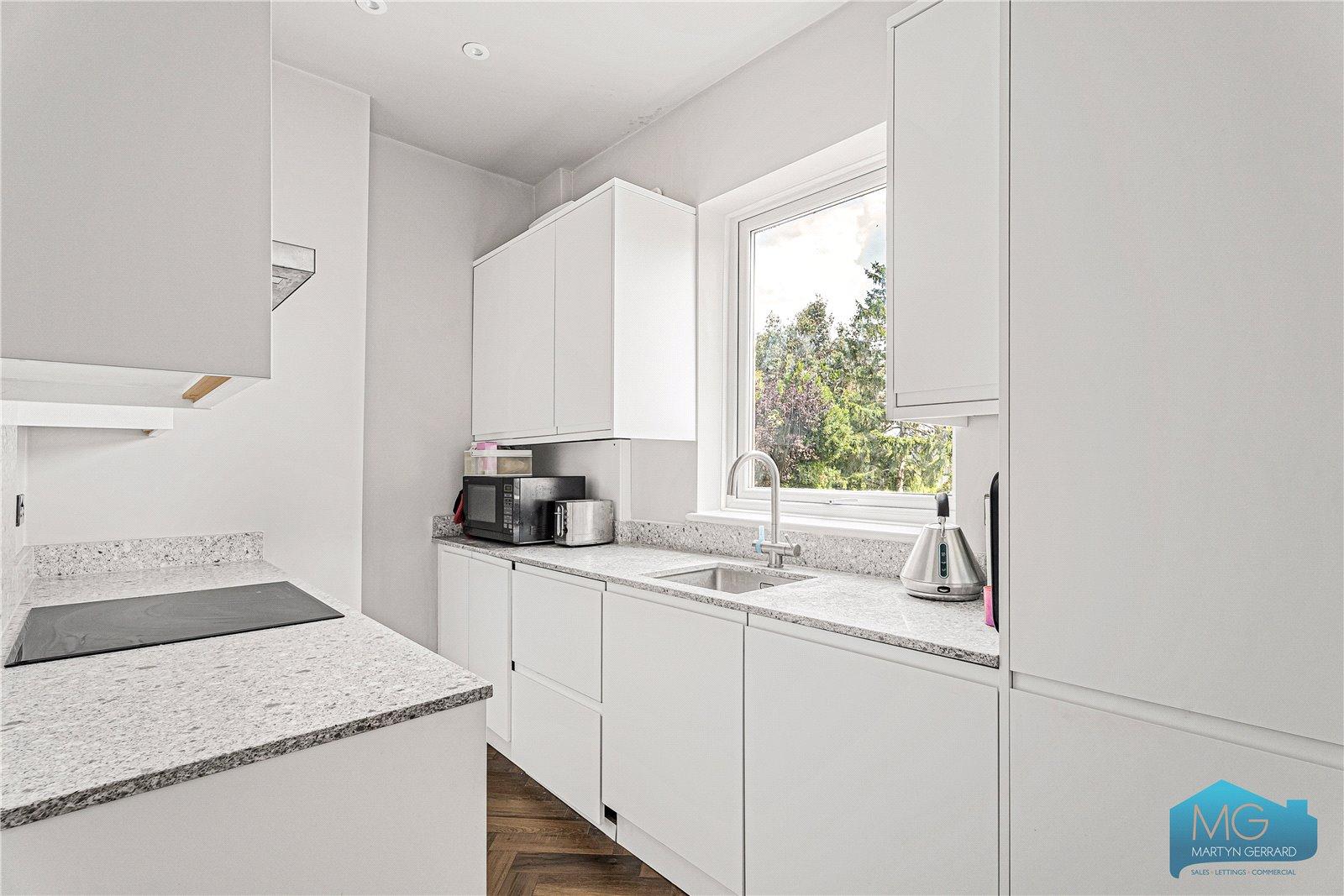 2 bedroom Apartment for sale - Martyn Gerrard